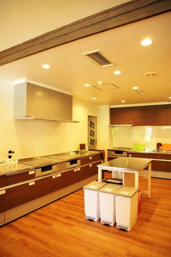 K's House Hokkaido - Asahidake Onsen Hostel Higashikawa Bagian luar foto
